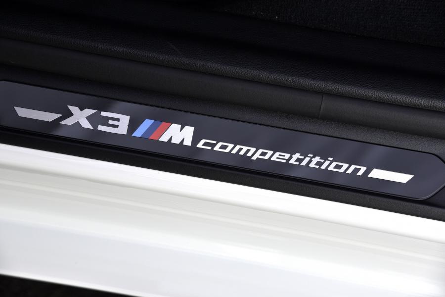 Детали интерьера BMW X3 M Competition (F97) 2019 года  (NA) (фото 90 из 125)